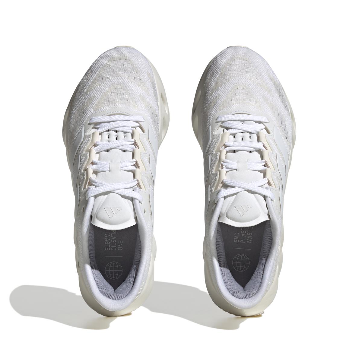 product/a/d/adidas_id1789_3_footwear_photography_top_portrait_view_white_bv.jpg