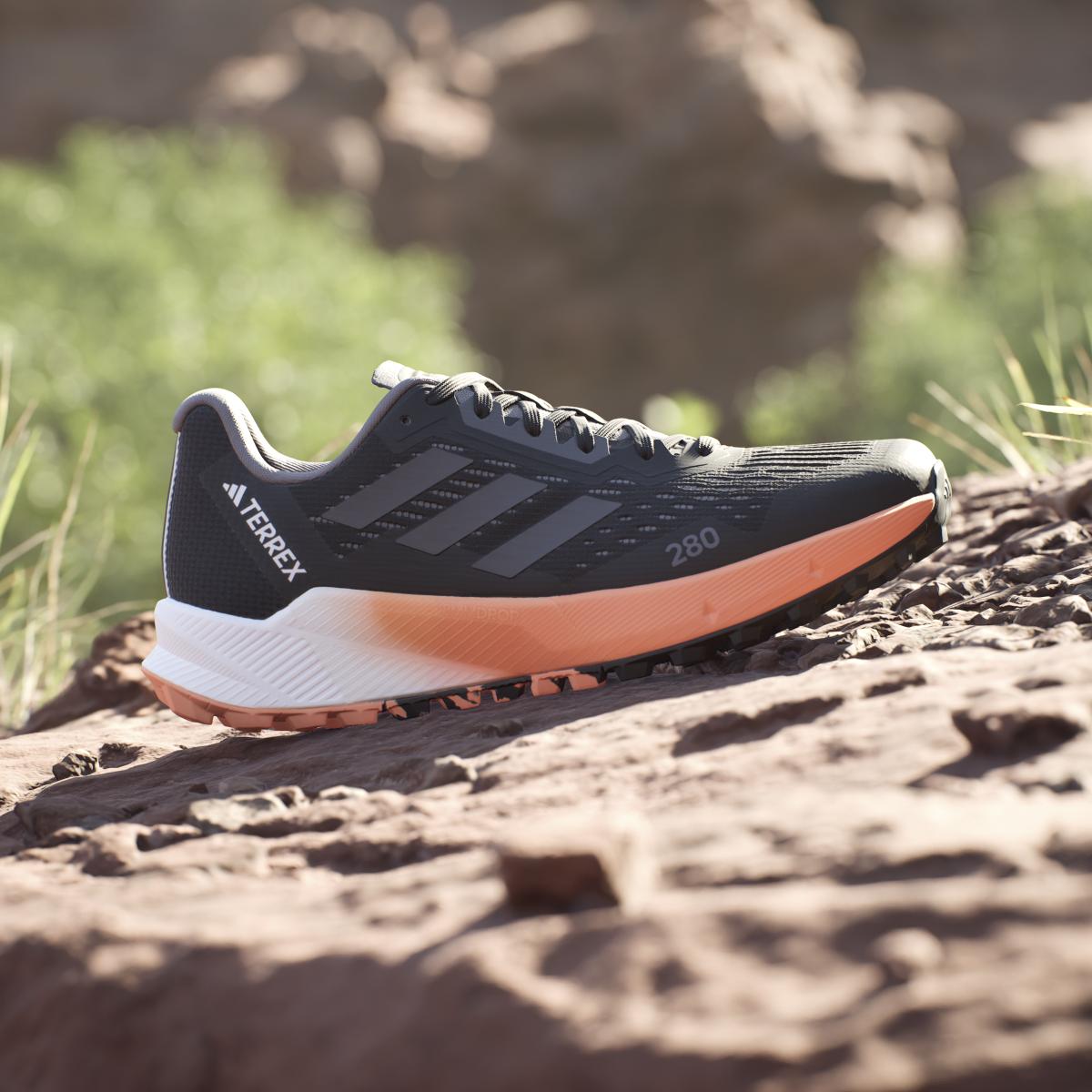 product/a/d/adidas_id2502_16_footwear_photography_heromrktng_view_3_white.jpg