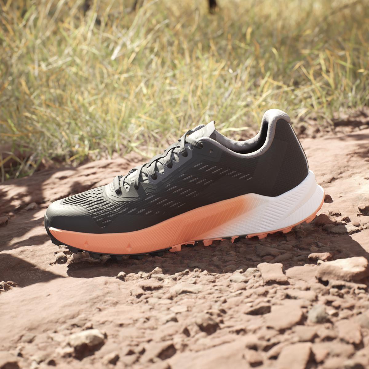 product/a/d/adidas_id2502_20_footwear_photography_heromrktng_view_7_white.jpg
