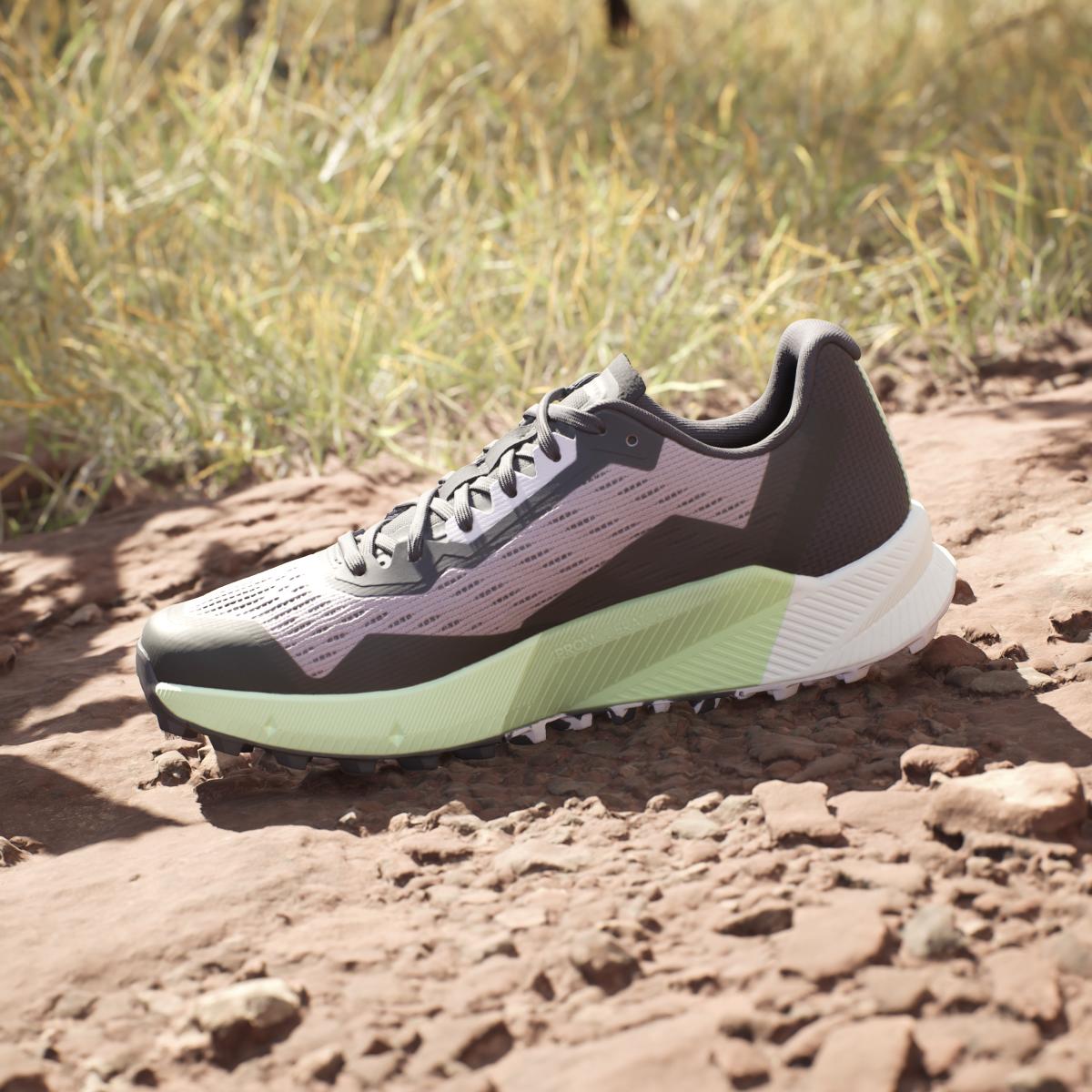 product/a/d/adidas_id2504_20_footwear_photography_heromrktng_view_7.jpg