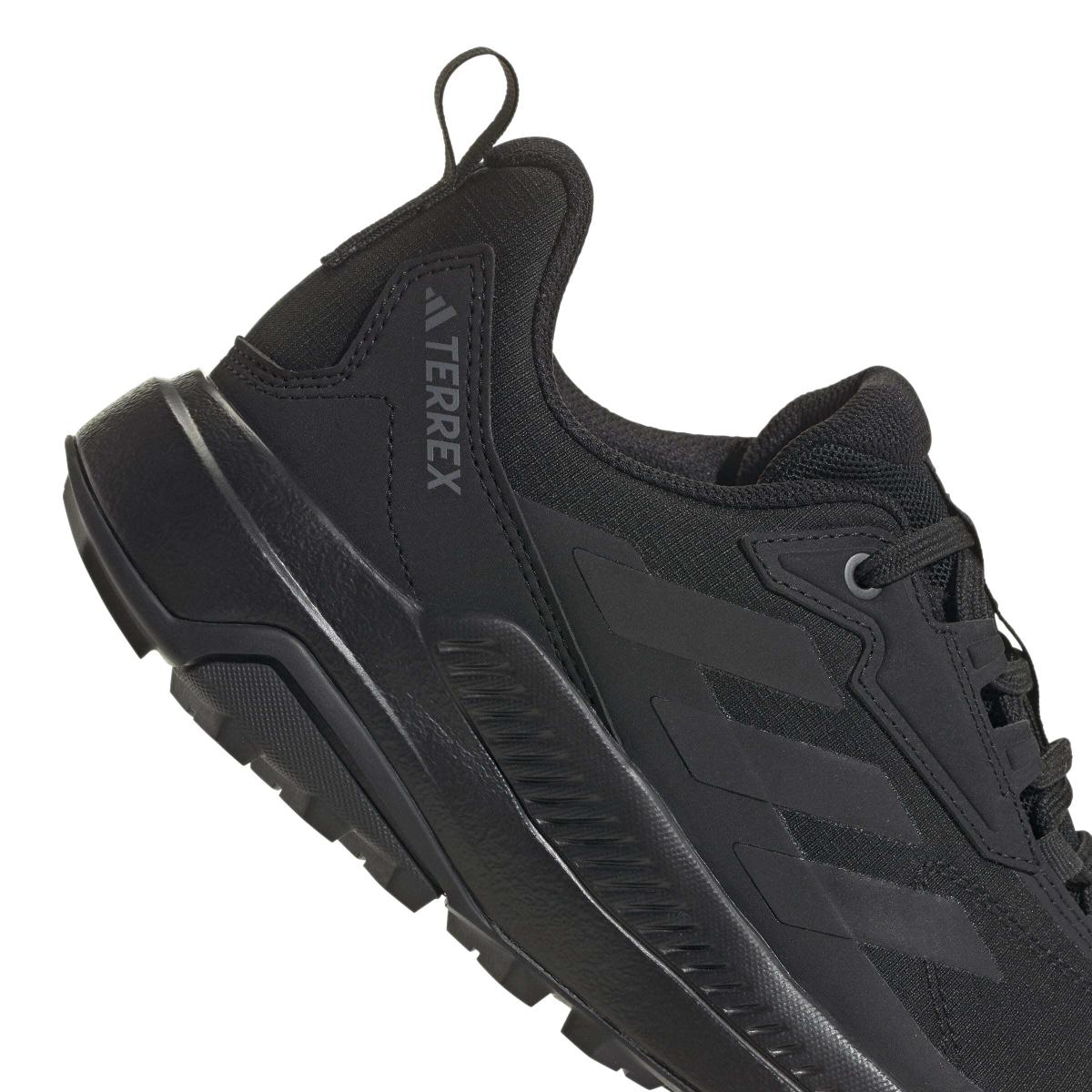 product/a/d/adidas_id3469_9_footwear_photography_detail_view_2_white-nw091625.jpg
