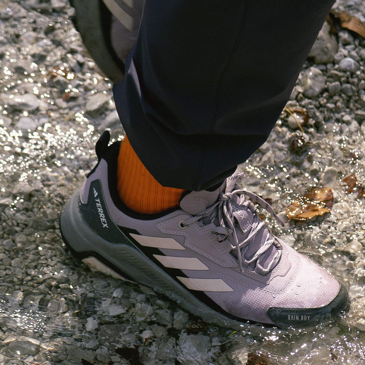 product/a/d/adidas_id3471_16_footwear_photography_heromrktng_view_3-nw091625.jpg