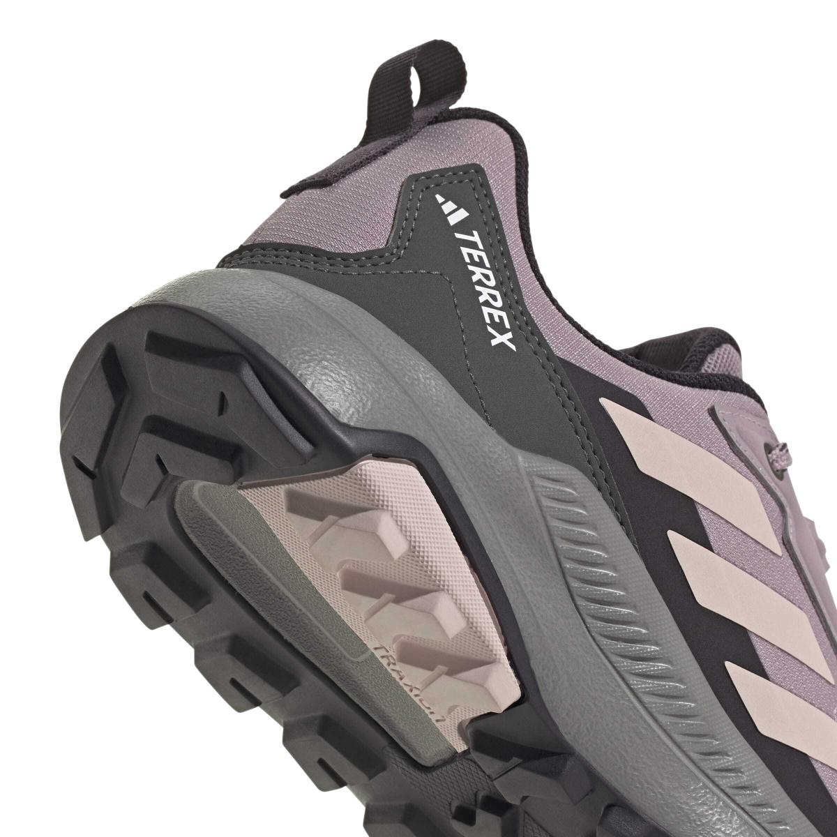 product/a/d/adidas_id3471_8_footwear_photography_detail_view_1_white-nw091625.jpg