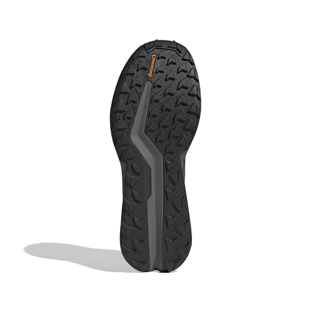 product/a/d/adidas_id6714_4_footwear_photography_bottom_view_white_bv.jpg