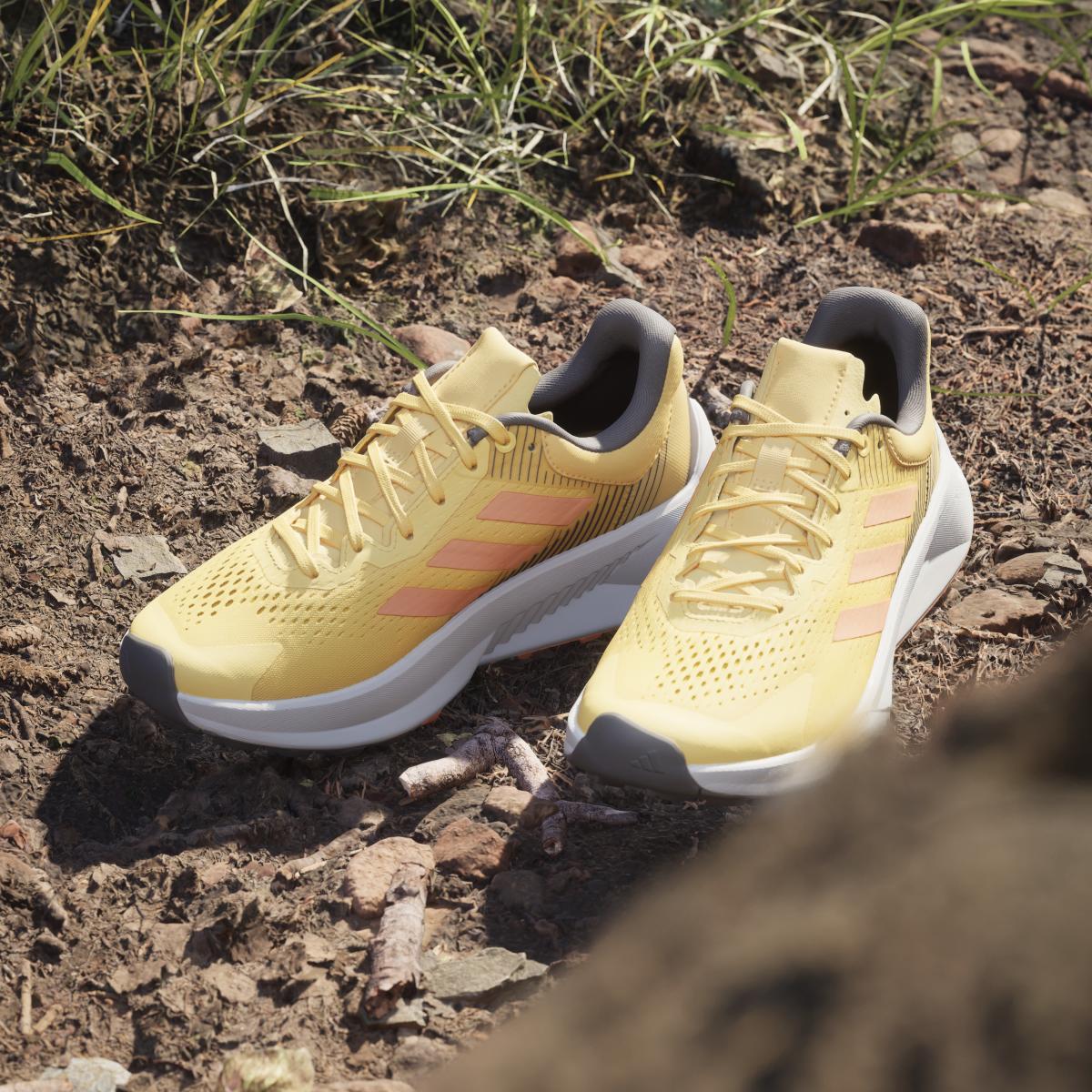 product/a/d/adidas_id7720_18_footwear_photography_heromrktng_view_5_white-nw032224.jpg
