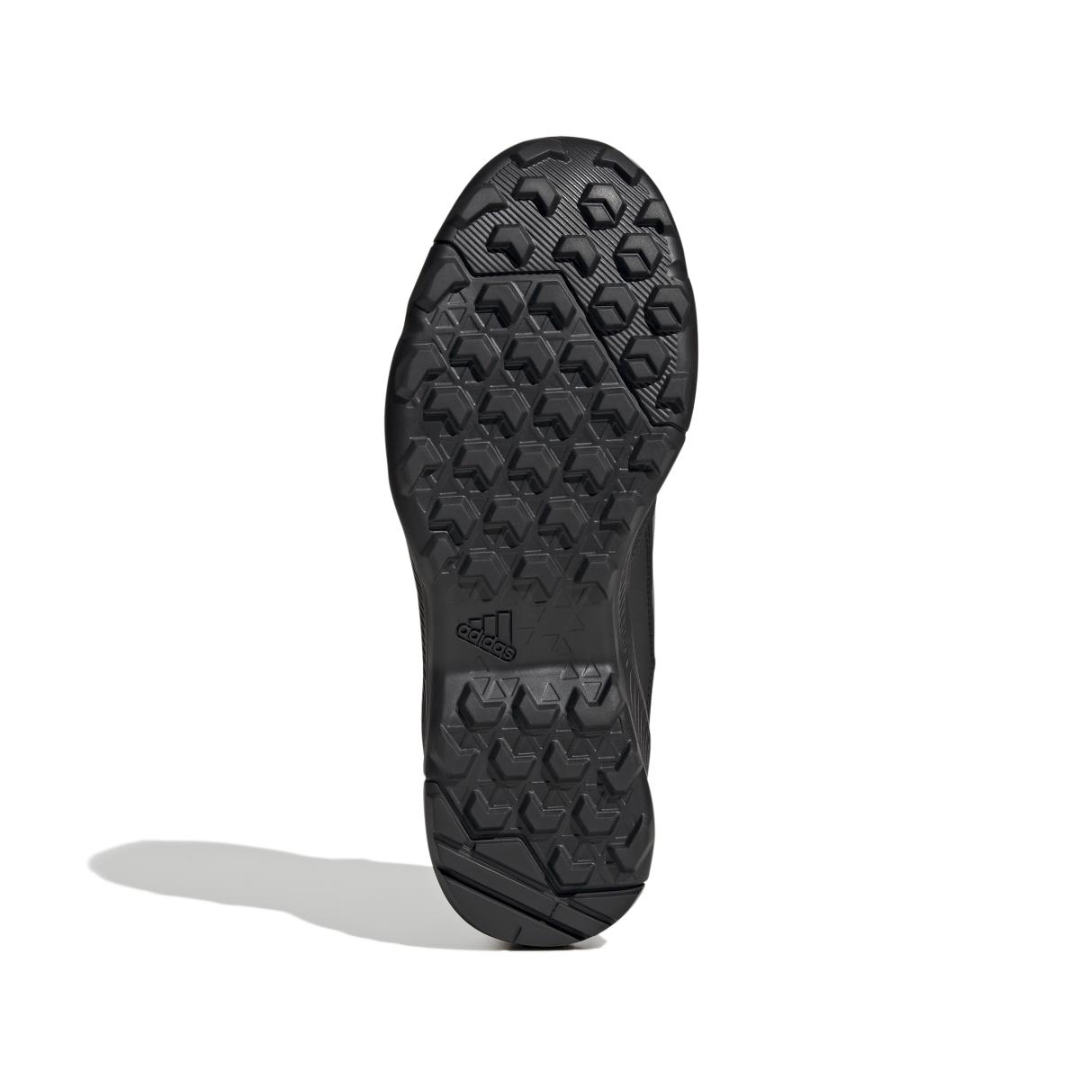 product/a/d/adidas_id7845_4_footwear_photography_bottom_view_white.jpg