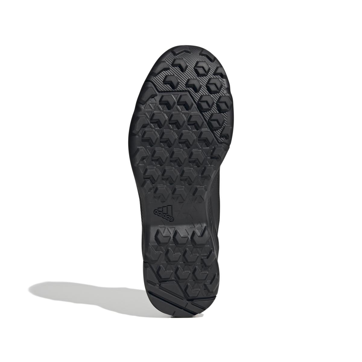 product/a/d/adidas_id7848_4_footwear_photography_bottom_view_white.jpg