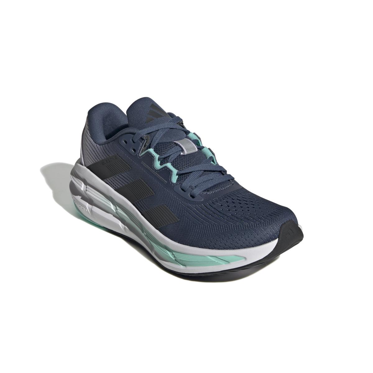 product/a/d/adidas_id8739_6_footwear_photography_front_lateral_top_view_white.jpg