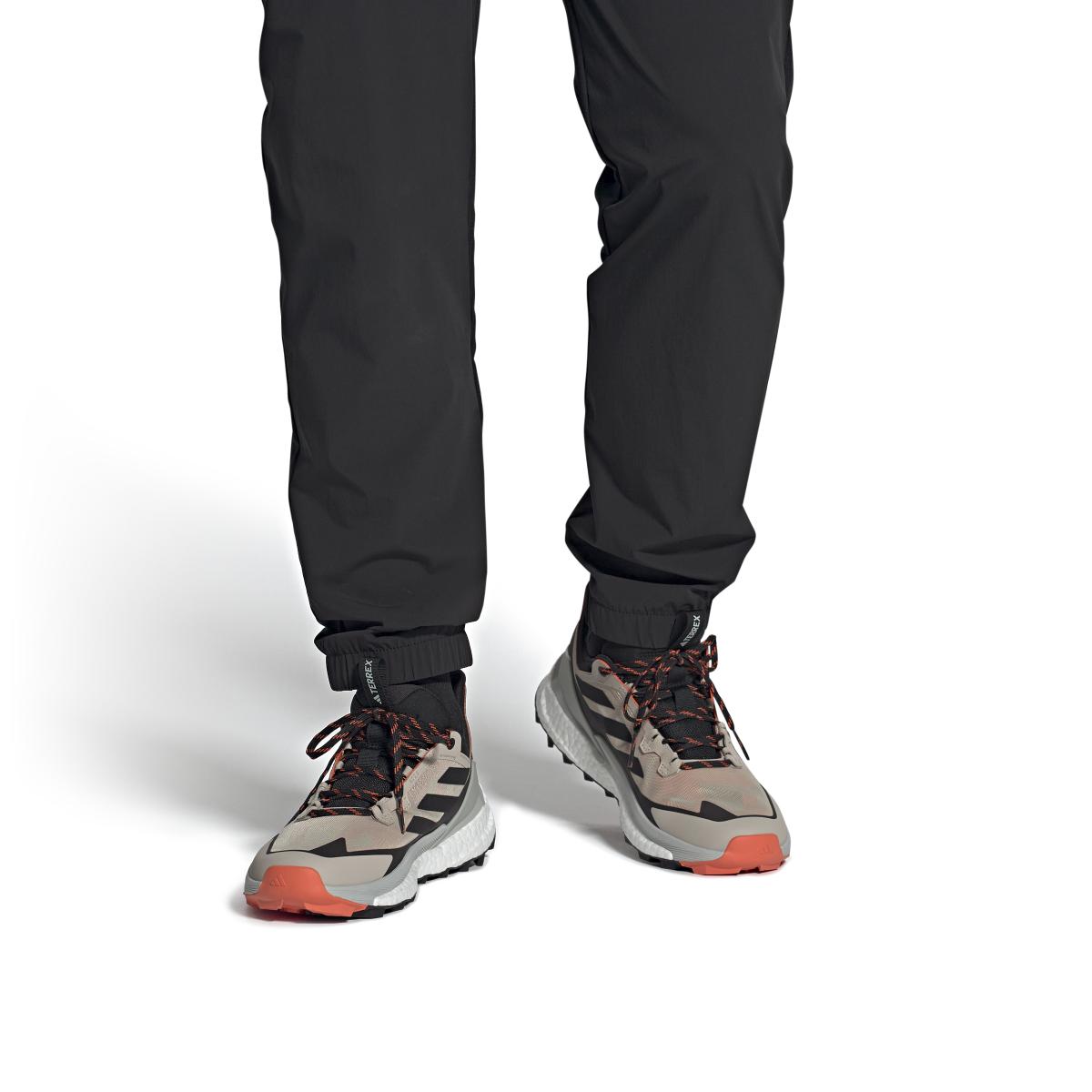 product/a/d/adidas_ie5111_10_footwear_on_model_front_view_white.jpg