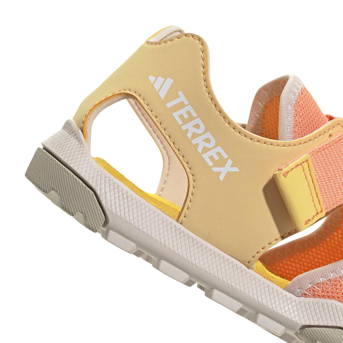 product/a/d/adidas_ie5140_9_footwear_photography_detail_view_2_white.jpg