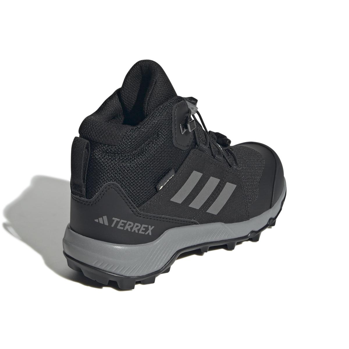 product/a/d/adidas_ie6079_7_footwear_photography_back_lateral_top_view_white.jpg