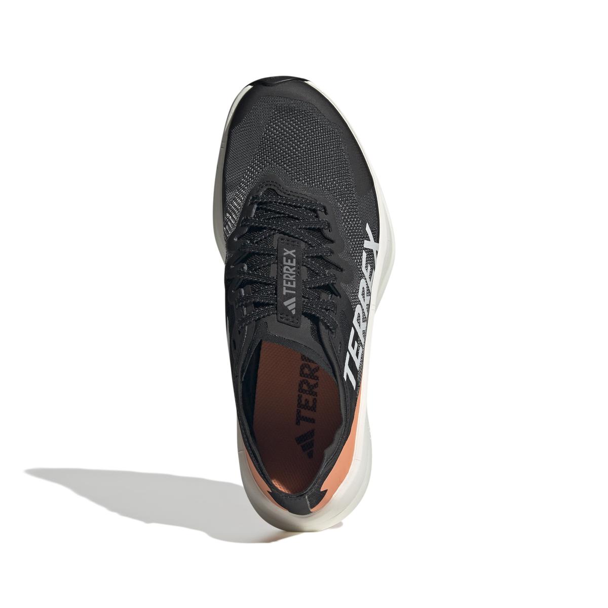 product/a/d/adidas_ie7671_3_footwear_photography_top_portrait_view_white.jpg