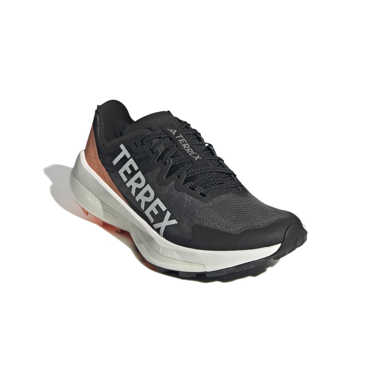 product/a/d/adidas_ie7671_6_footwear_photography_front_lateral_top_view_white.jpg