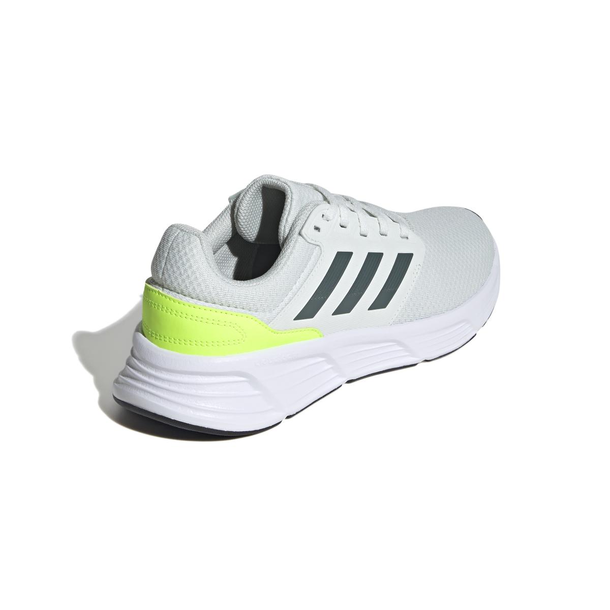 product/a/d/adidas_ie8135_7_footwear_photography_back_lateral_top_view_white.jpg