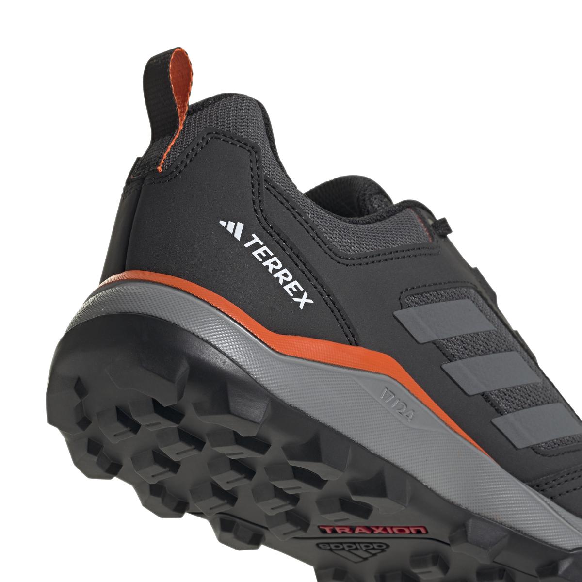 product/a/d/adidas_if0377_9_footwear_photography_detail_view_2_white.jpg