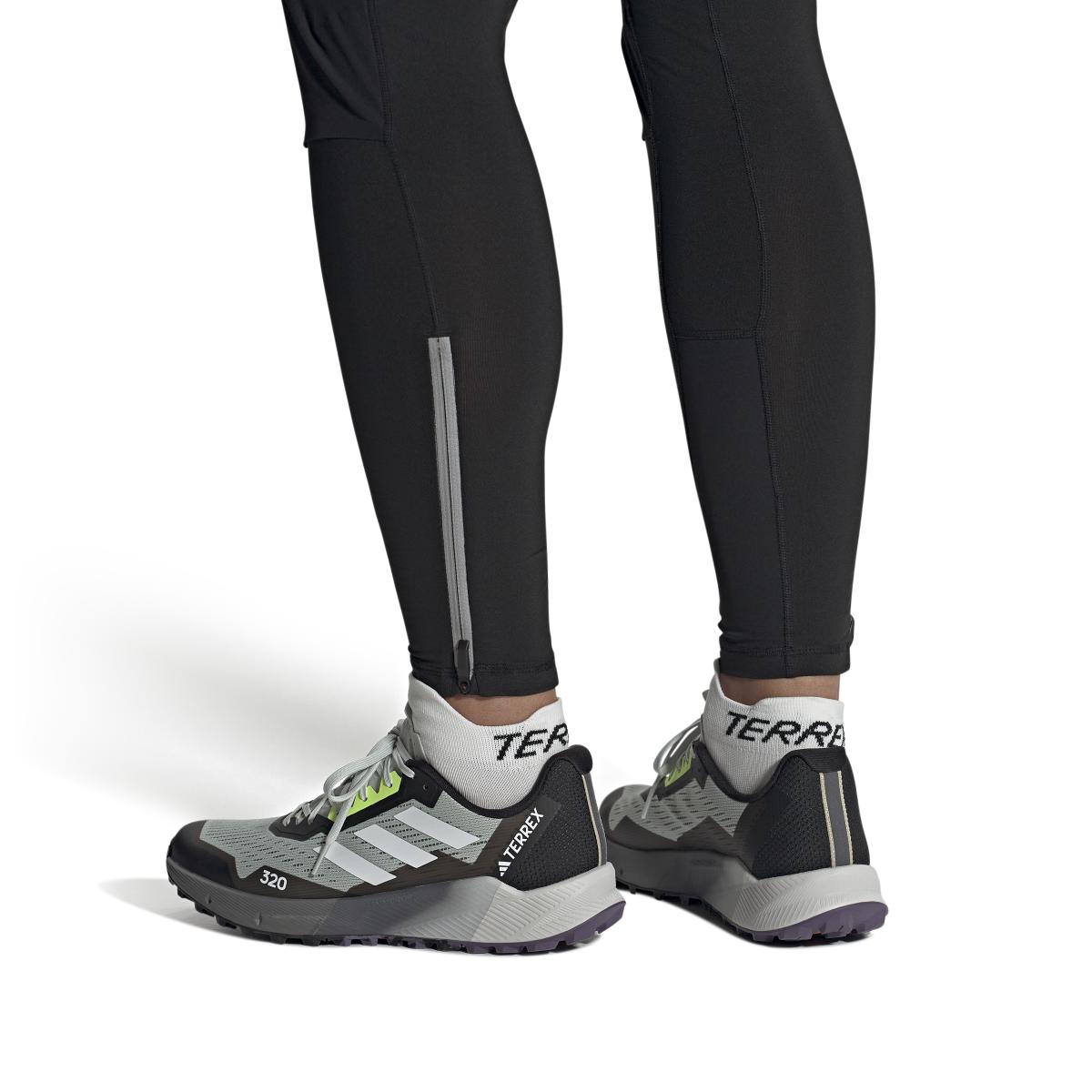 product/a/d/adidas_if2571_11_footwear_on_model_front_view_white.jpg