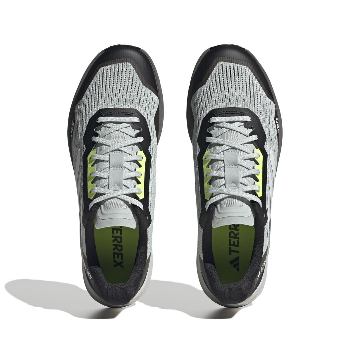 product/a/d/adidas_if2571_3_footwear_photography_top_portrait_view_white.jpg