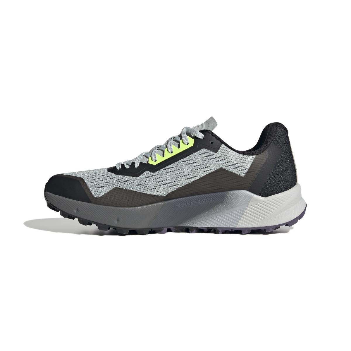 product/a/d/adidas_if2571_5_footwear_photography_side_medial_center_view_white.jpg