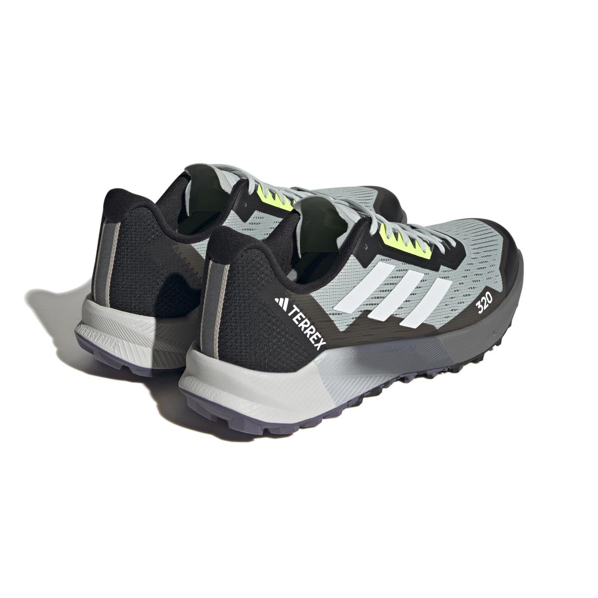 product/a/d/adidas_if2571_7_footwear_photography_back_lateral_top_view_white.jpg