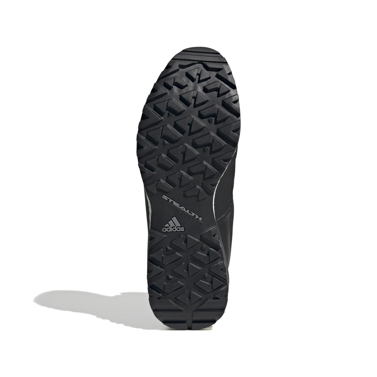 product/a/d/adidas_if4956_4_footwear_photography_bottom_view_white.jpg