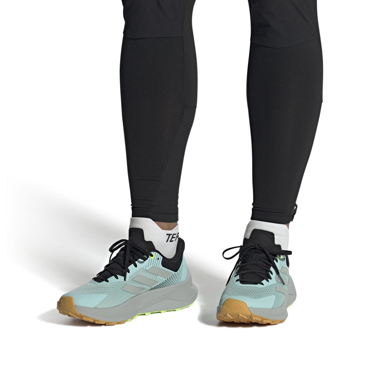 product/a/d/adidas_if5004_11_footwear_on_model_front_view_white-nw091625.jpg