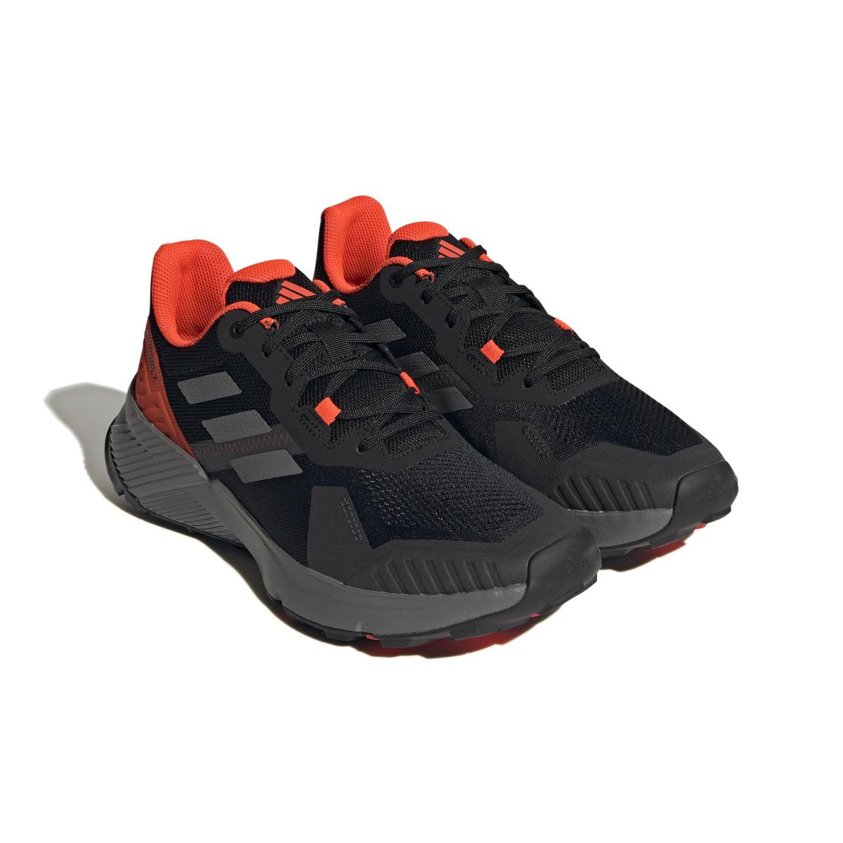 product/a/d/adidas_if5010_6_footwear_photography_front_lateral_top_view_white.jpg