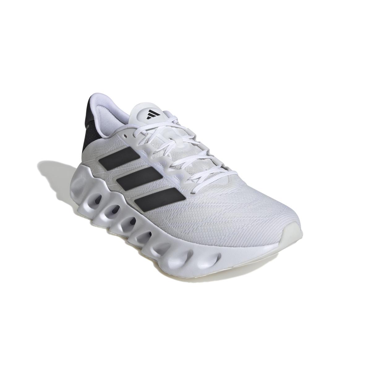 product/a/d/adidas_if6757_6_footwear_photography_front_lateral_top_view_white.jpg