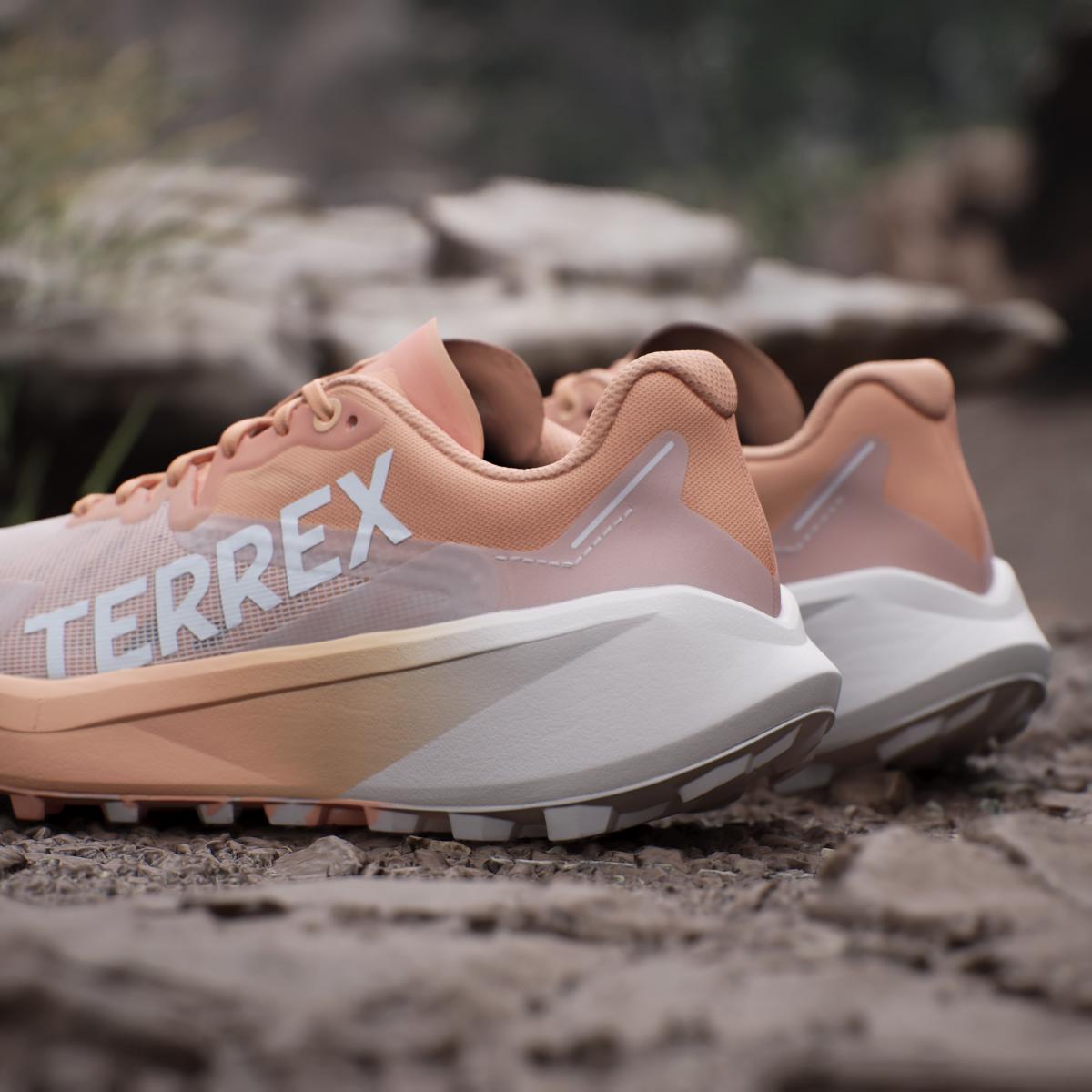 product/a/d/adidas_ig6582_23_footwear_photography_heromrktng_view_10.jpg