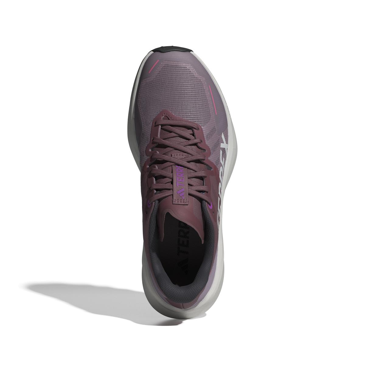 product/a/d/adidas_ig6583_3_footwear_photography_top_portrait_view_white.jpg
