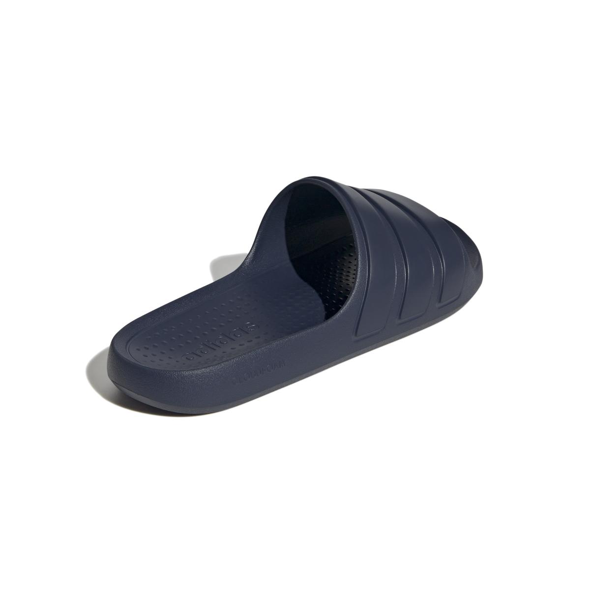 product/a/d/adidas_ig6860_7_footwear_photography_back_lateral_top_view_white.jpg