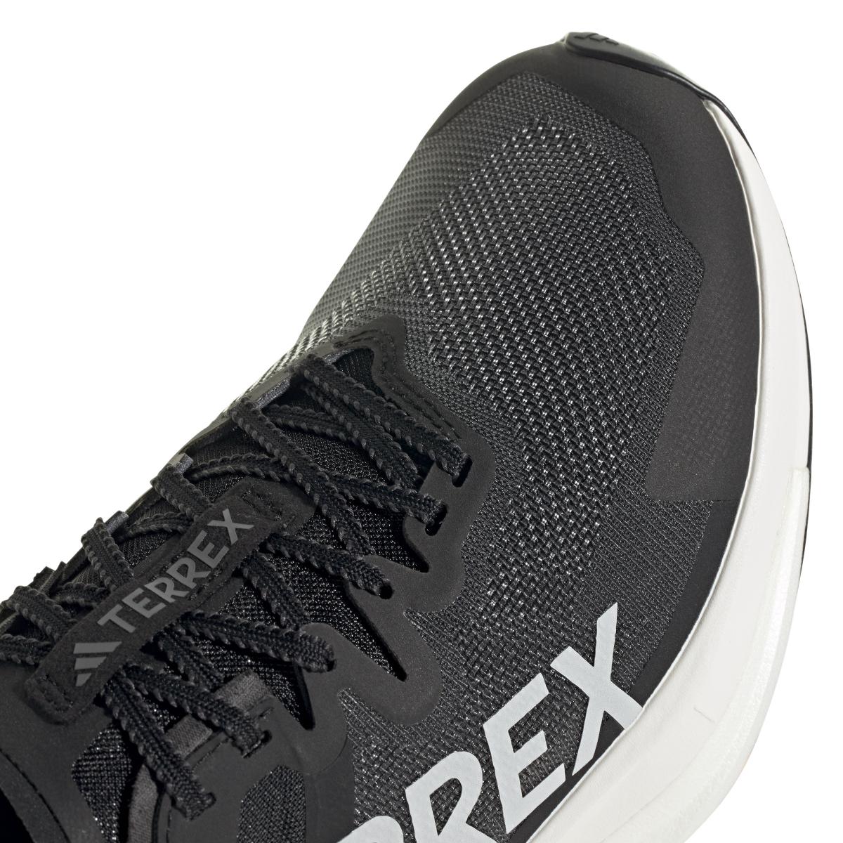 product/a/d/adidas_ig8017_8_footwear_photography_detail_view_1_white.jpg