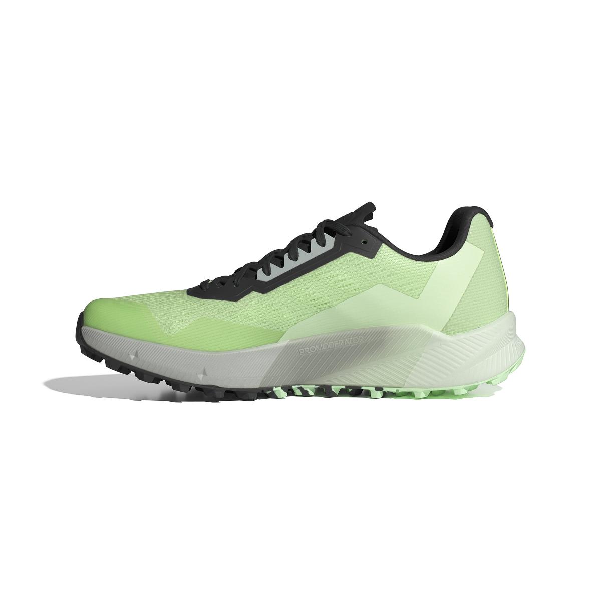 product/a/d/adidas_ig8019_5_footwear_photography_side_medial_center_view_white.jpg