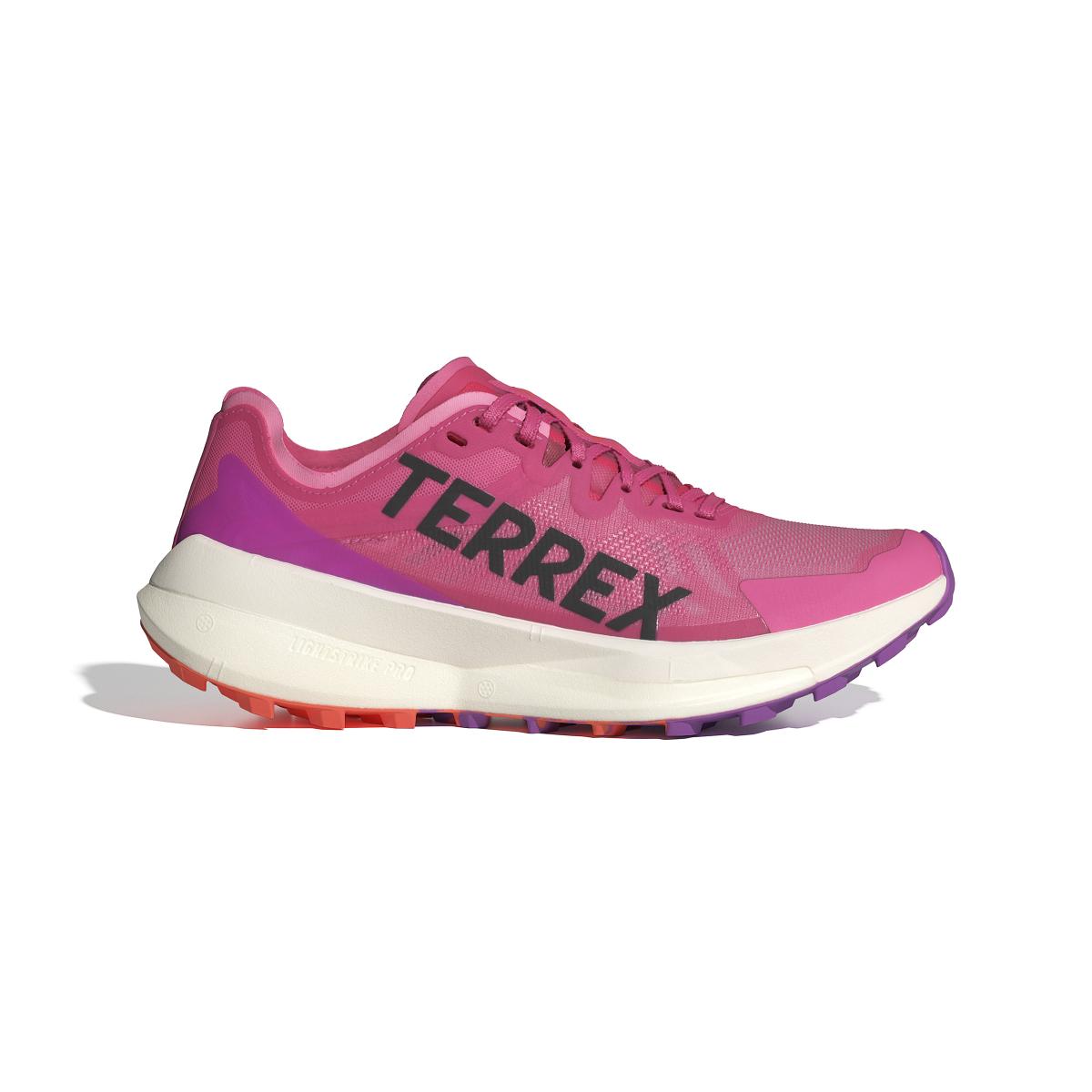 product/a/d/adidas_ig8854_1_footwear_photography_side_lateral_center_view_white-nw110824.jpg