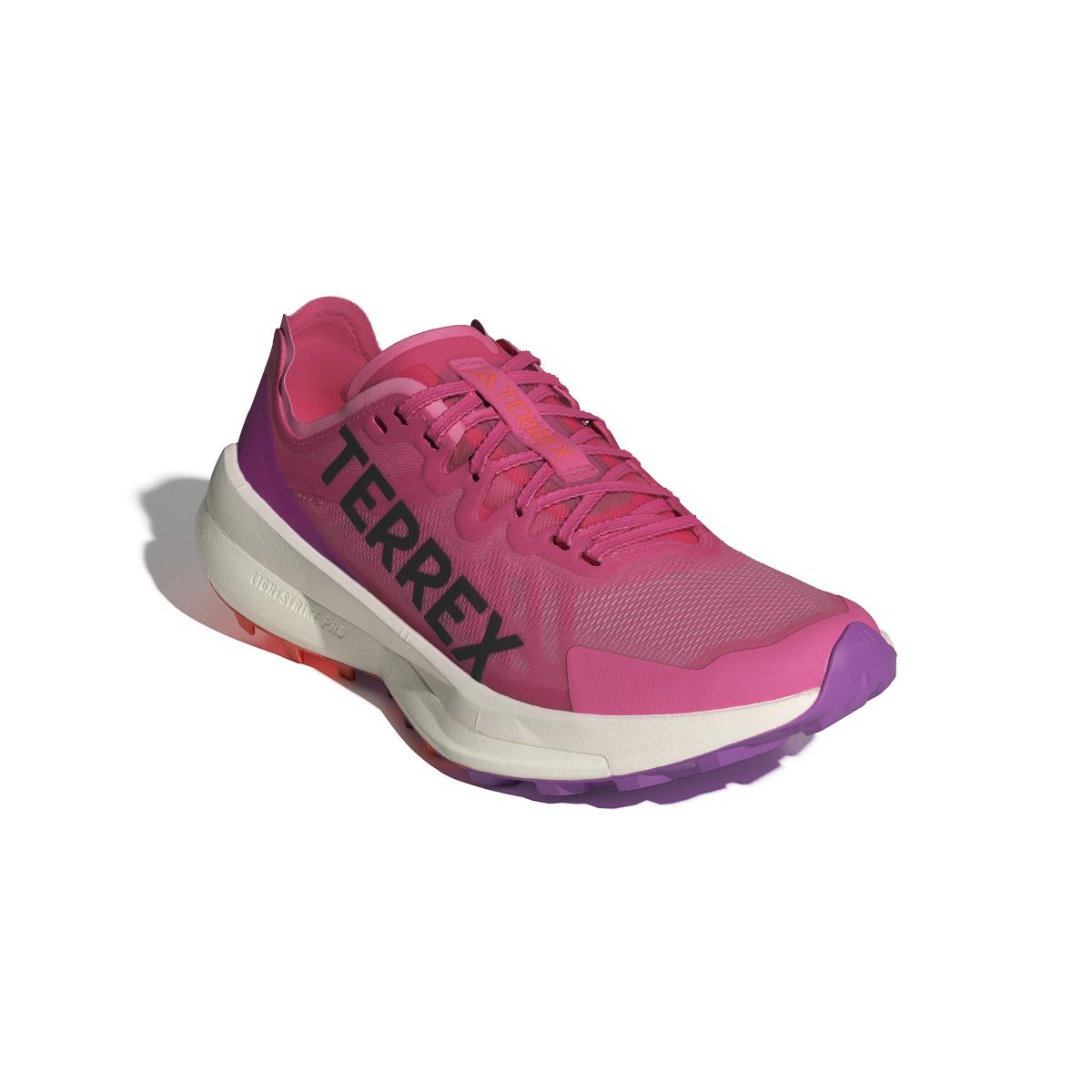 product/a/d/adidas_ig8854_6_footwear_photography_front_lateral_top_view_white-nw110824.jpg