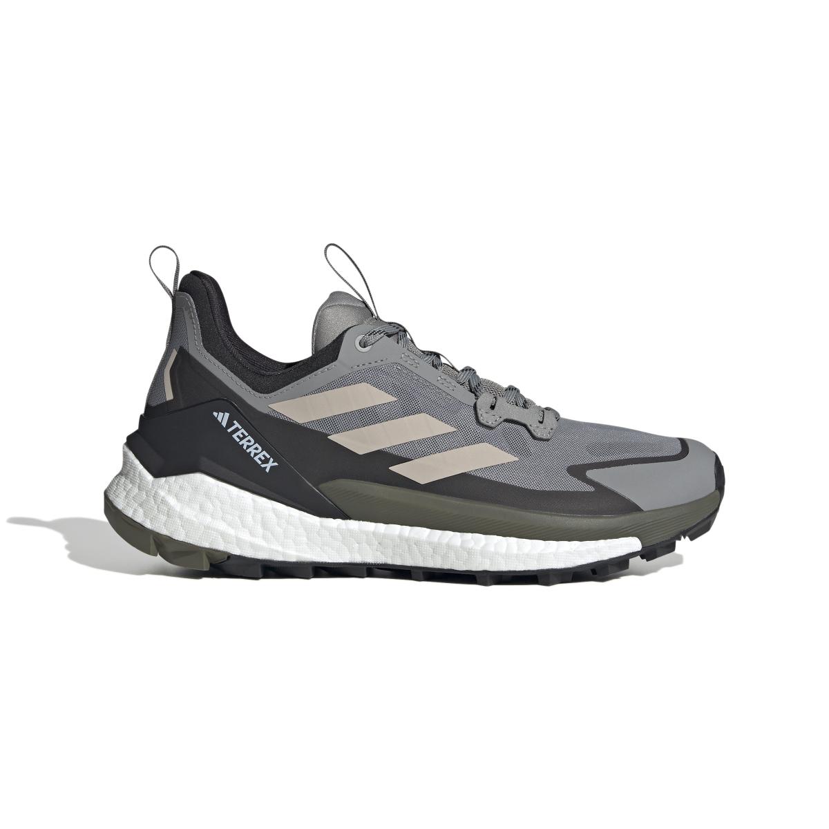 product/a/d/adidas_ig8881_1_footwear_photography_side_lateral_center_view_white.jpg
