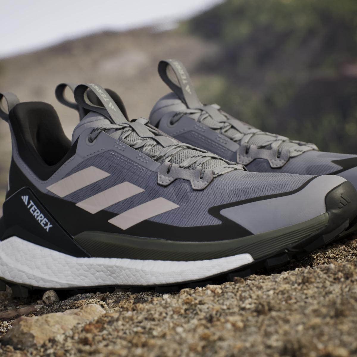 product/a/d/adidas_ig8881_20_footwear_photography_heromrktng_view_9.jpg
