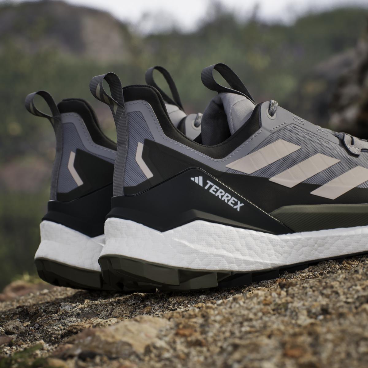 product/a/d/adidas_ig8881_21_footwear_photography_heromrktng_view_10.jpg
