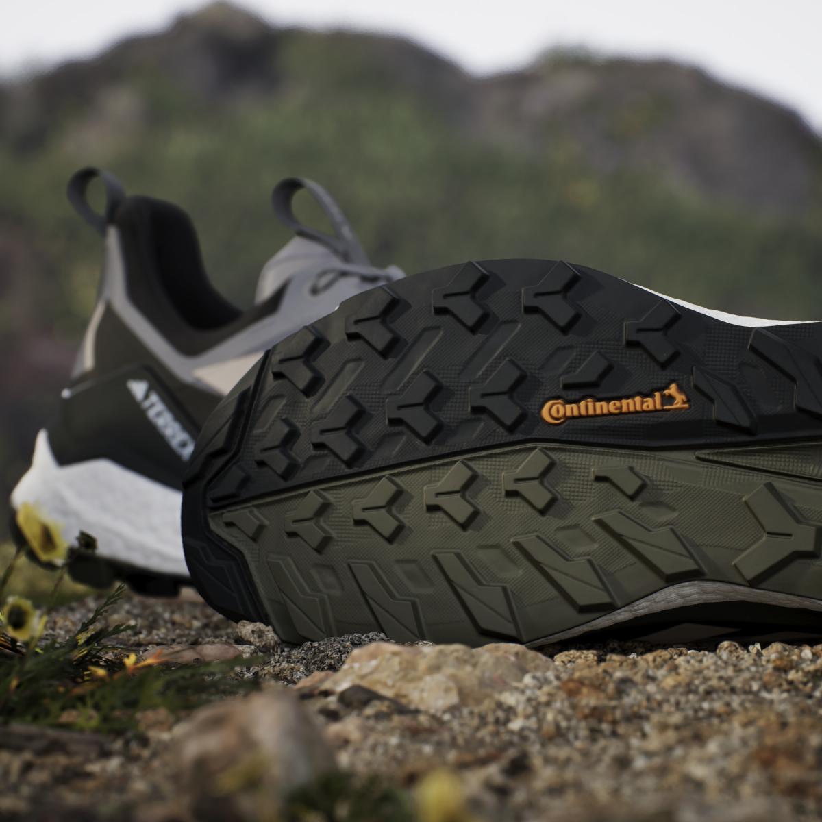 product/a/d/adidas_ig8881_22_footwear_photography_heromrktng_view_11.jpg