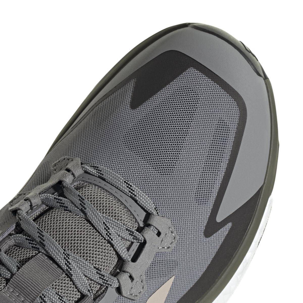 product/a/d/adidas_ig8881_8_footwear_photography_detail_view_1_white.jpg