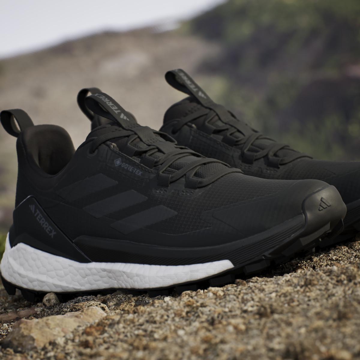 product/a/d/adidas_ih0671_24_footwear_photography_heromrktng_view_9.jpg