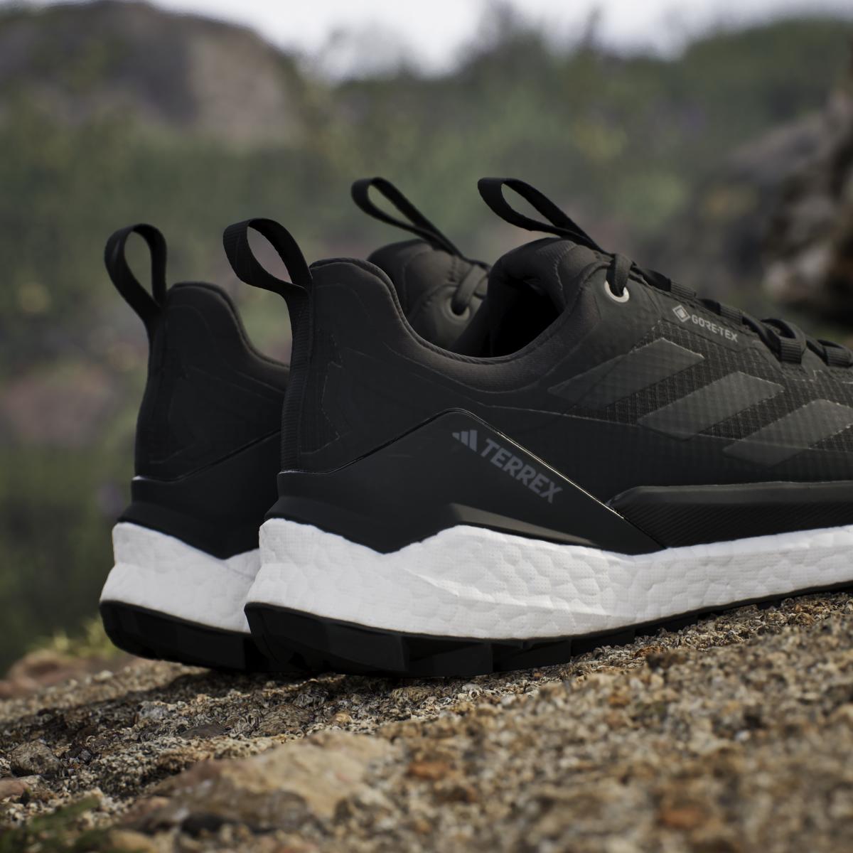 product/a/d/adidas_ih0671_25_footwear_photography_heromrktng_view_10.jpg