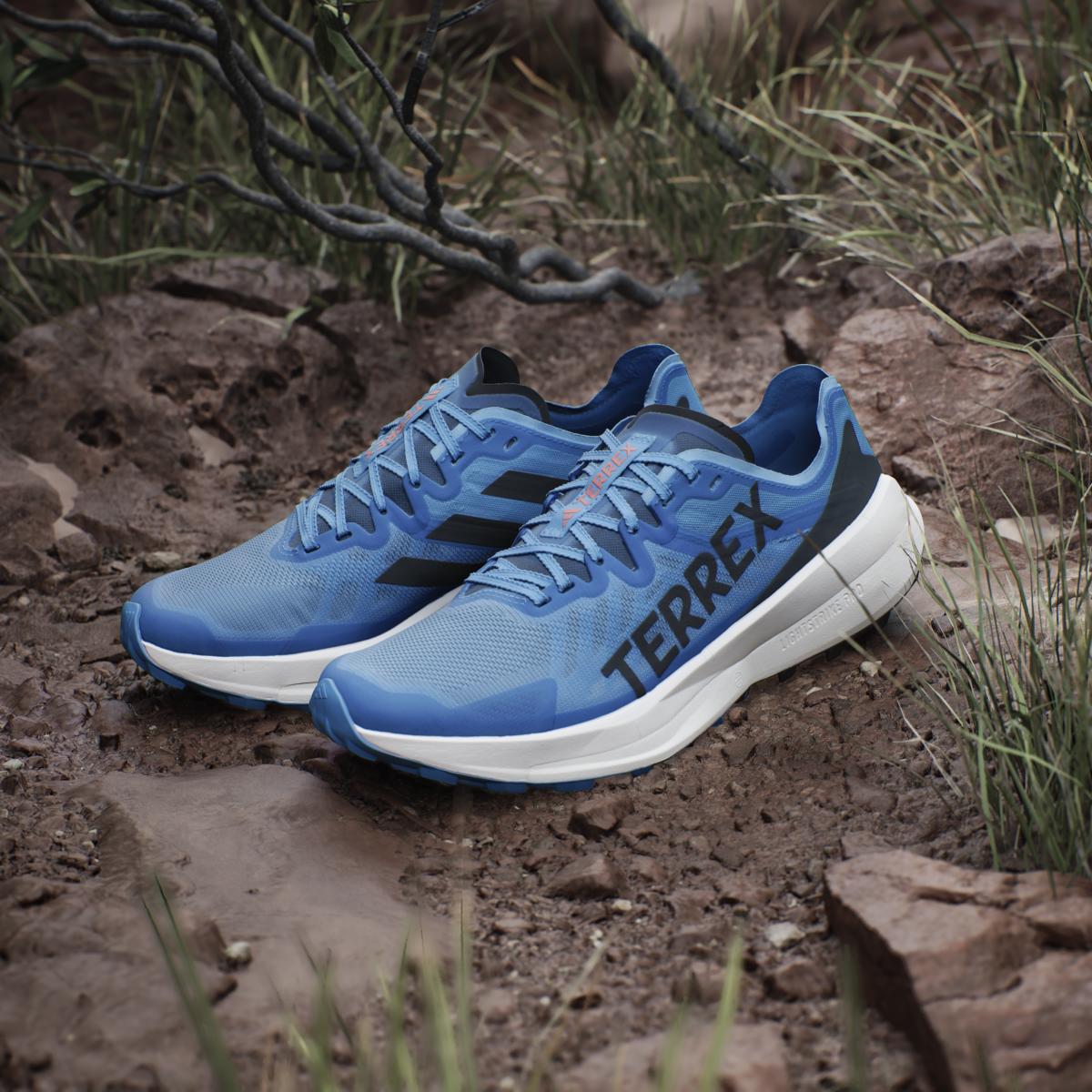 product/a/d/adidas_ih0980_18_footwear_photography_heromrktng_view_5.jpg