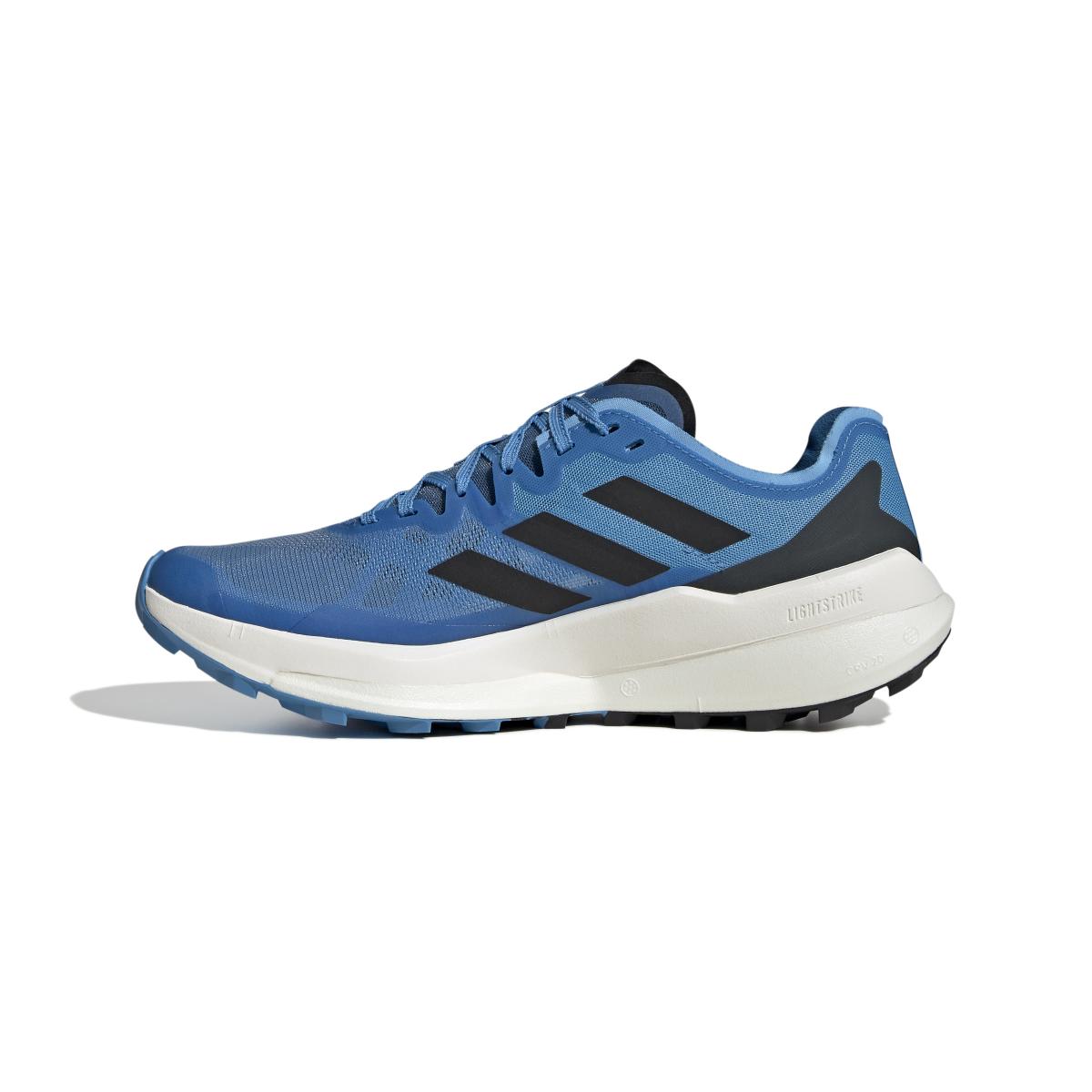 product/a/d/adidas_ih0980_5_footwear_photography_side_medial_center_view_white.jpg