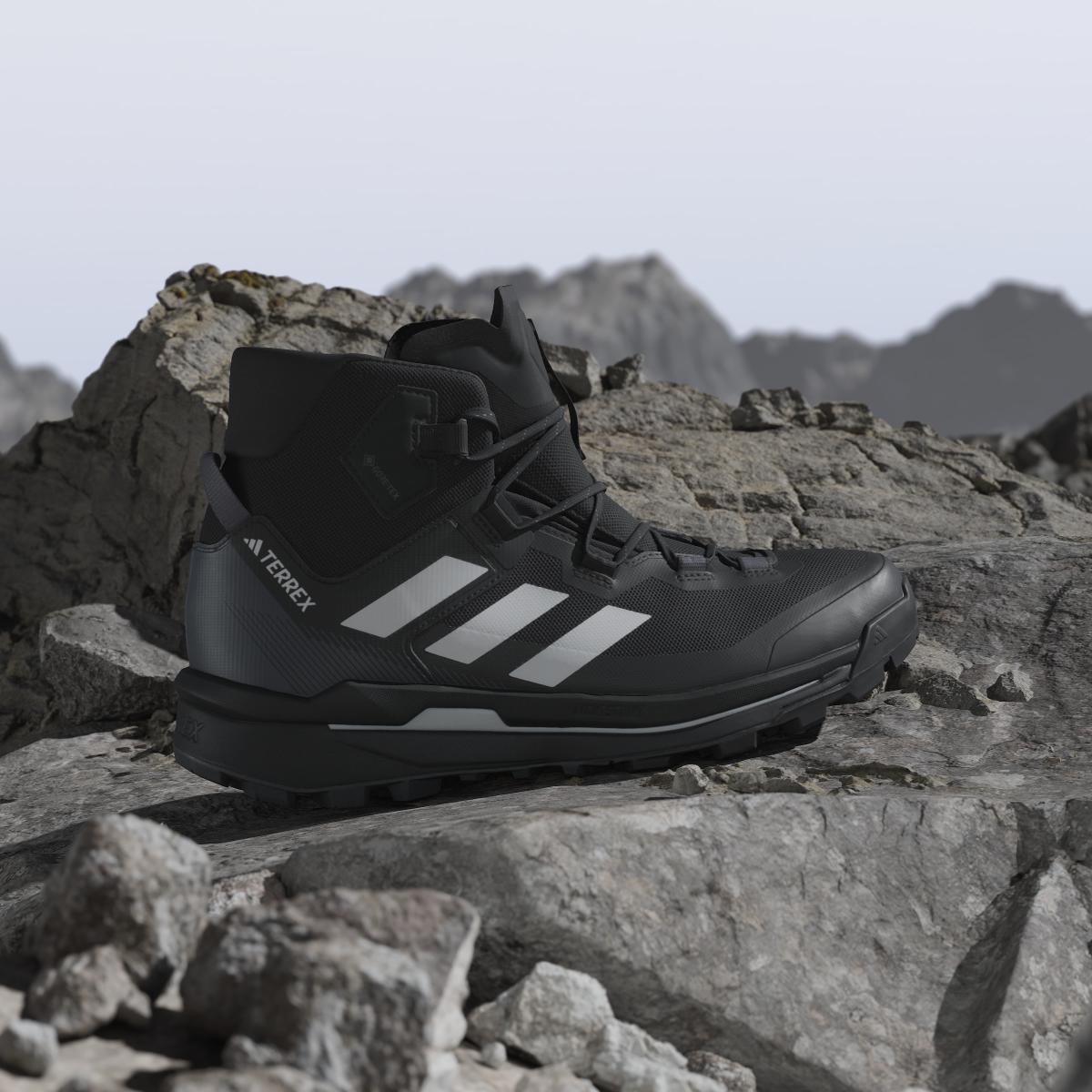 product/a/d/adidas_ih1089_16_footwear_photography_heromrktng_view_3-nw091625.jpg