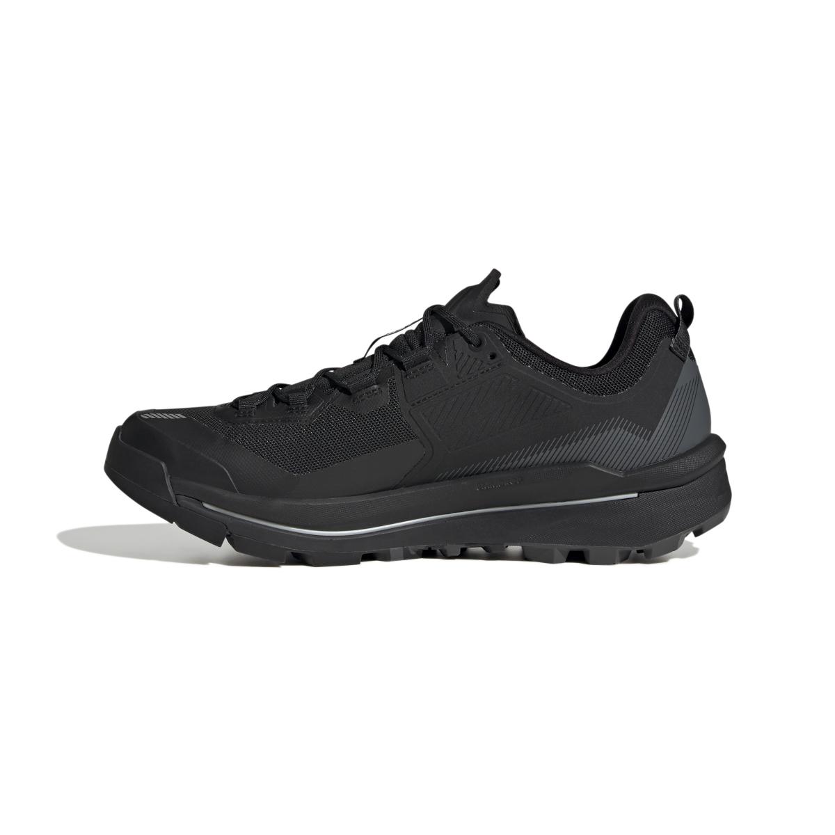 product/a/d/adidas_ih1090_5_footwear_photography_side_medial_center_view_white-nw091625.jpg