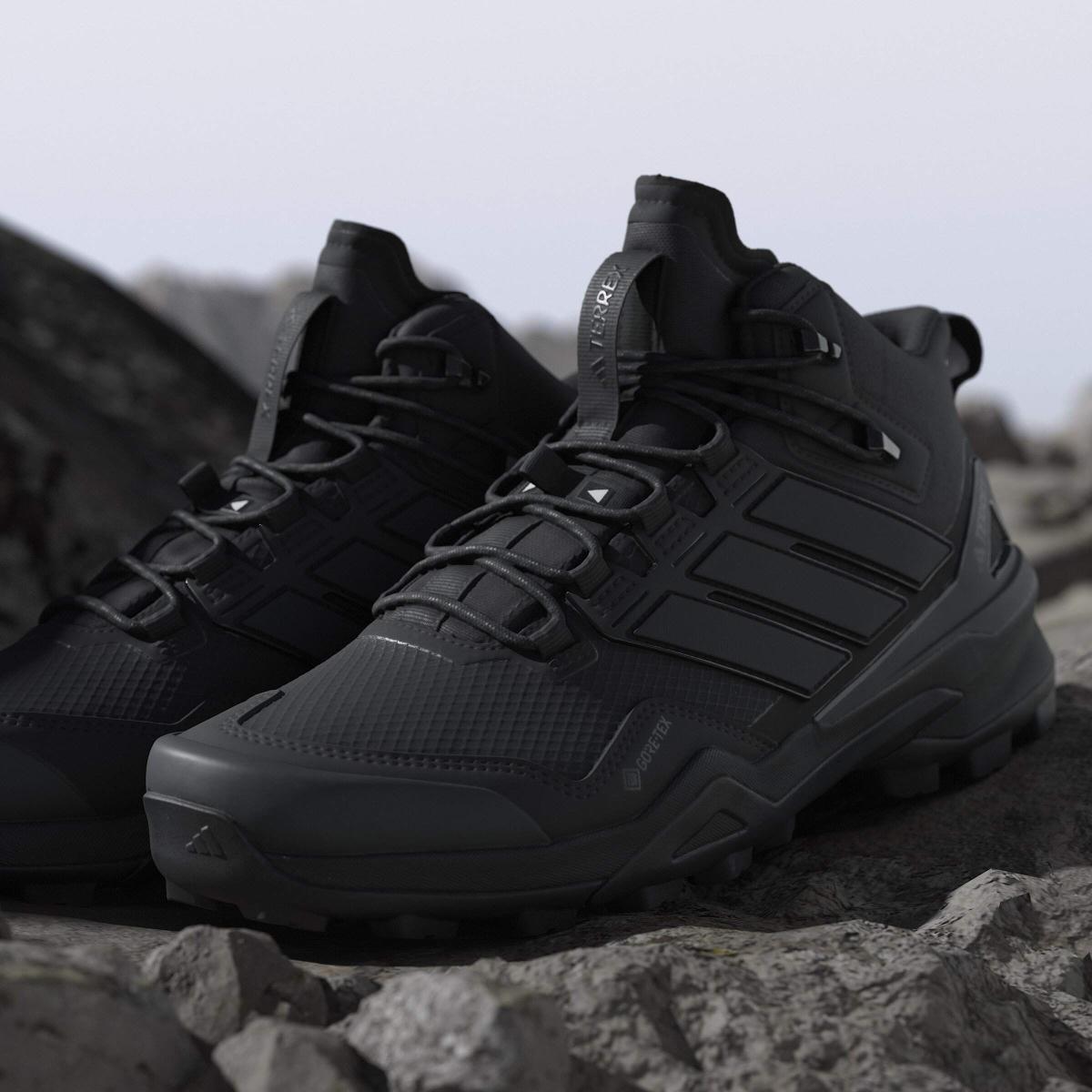 product/a/d/adidas_ih1091_21_footwear_photography_heromrktng_view_9-nw091625.jpg