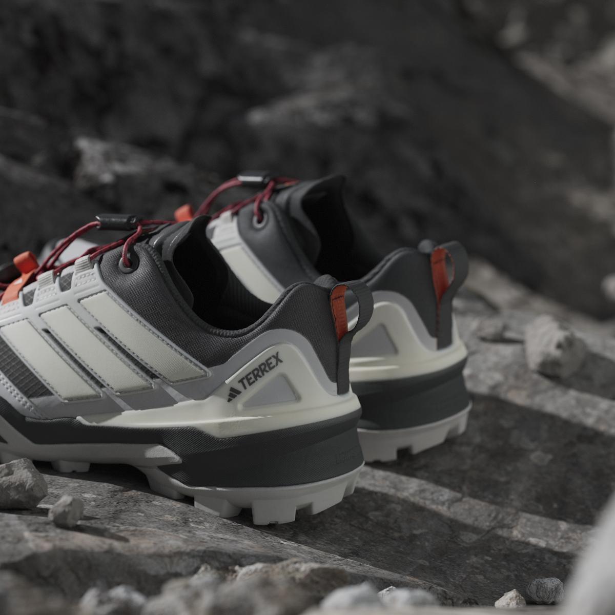 product/a/d/adidas_ih2802_cblack-owhite-greone_19.jpg