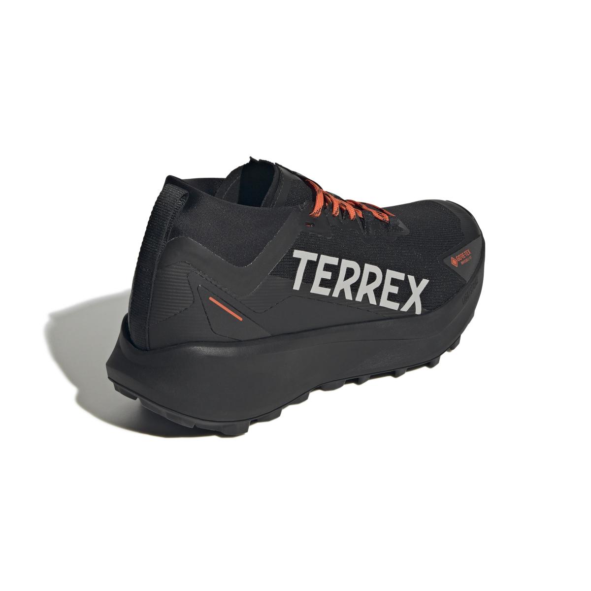 product/a/d/adidas_ih2939_7_footwear_photography_back_lateral_top_view_white.jpg