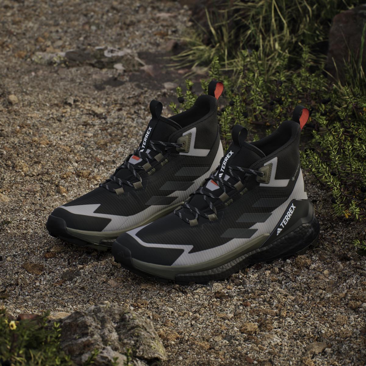 product/a/d/adidas_ih3526_cblack-carbon-olistr_24.jpg
