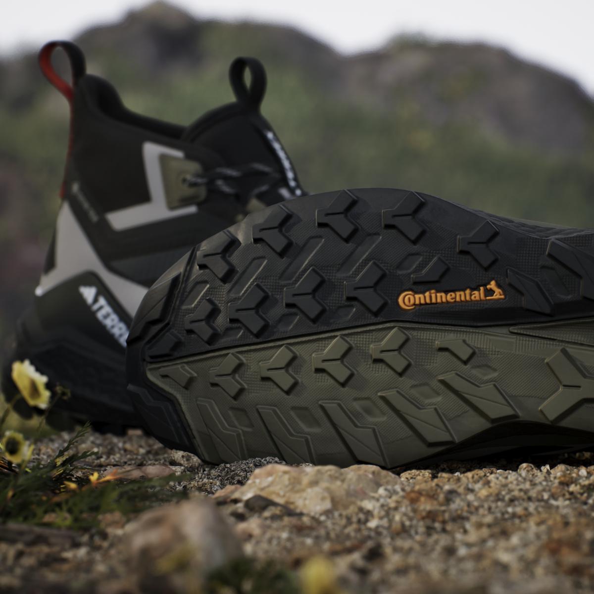 product/a/d/adidas_ih3526_cblack-carbon-olistr_30.jpg